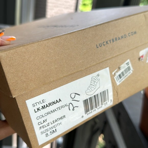 Lucky Brand - Picture 2 of 9